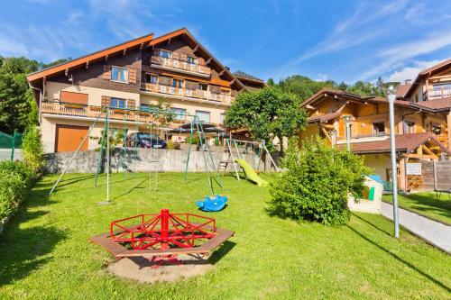 Foto del exterior de Logis Hotel &amp;amp; Spa Beau-Site