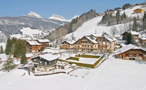 Foto del exterior de Logis Hotel &amp;amp; Spa Beau-Site