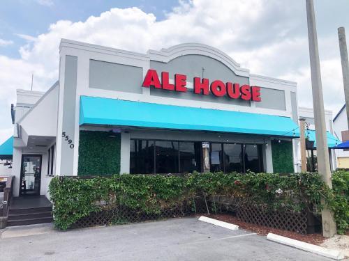 Foto de restauración de Motel Days Inn by Wyndham Cocoa Beach Port Canaveral