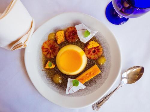 Dining – Lyzzick Hall Hotel
