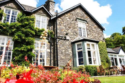 Exterior – Lyzzick Hall Hotel