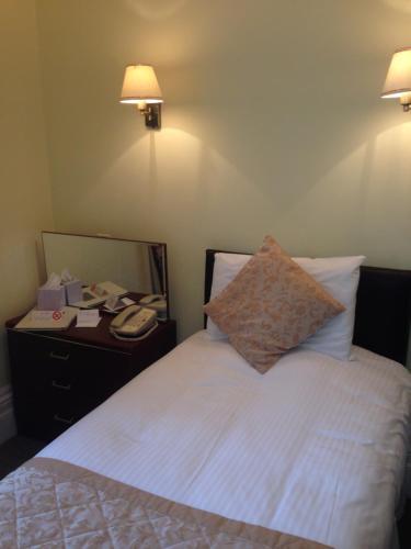 Room – Legacy Hotel Victoria