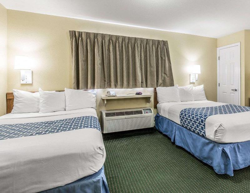 Room – Suburban Extended Stay Hotel Fort Myers Cape Coral