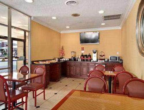 Photo – Hotel Days Inn by Wyndham Washington DC/Gateway