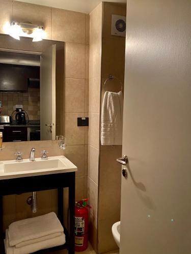 Foto de una habitación de 460 LOFT Apartments
