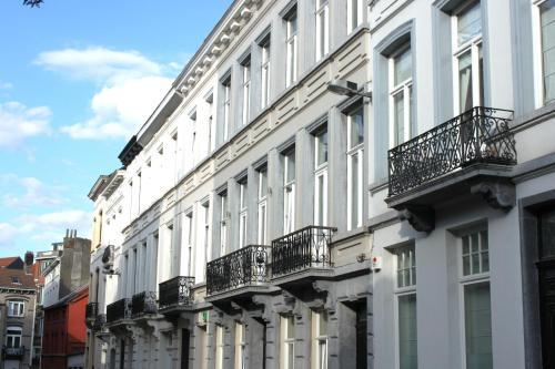 Photo – B&amp;amp;B Home &amp;amp; the City