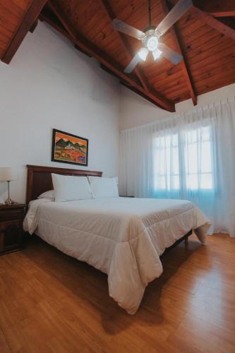 Foto de una habitación de Hostal L&amp;#039; Hirondelle