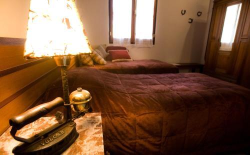 Foto de una habitación de Golden Lodge