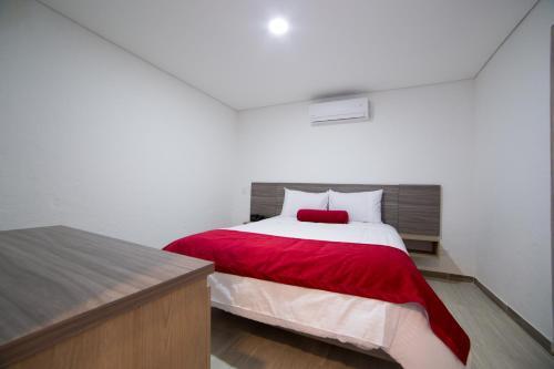 HOTEL MED 70, Medellín. Desde 37.7€ - Central de Reservas