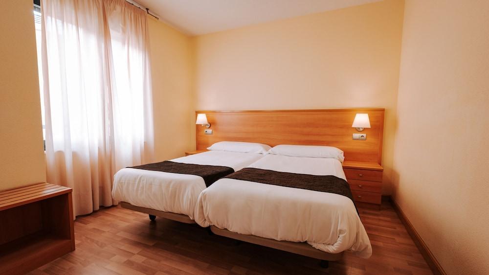Foto de una habitación de JCH Congreso Apartamentos