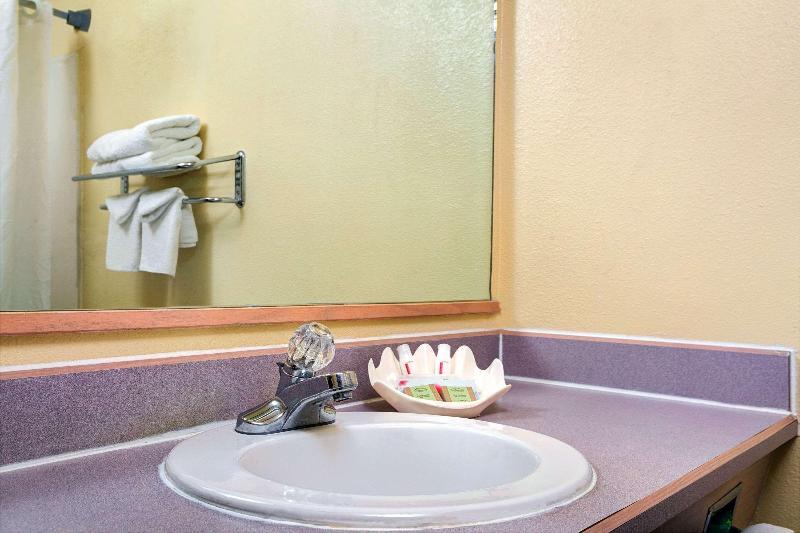 Foto general de Hotel Super 8 by Wyndham Santa Cruz/Beach Boardwalk East