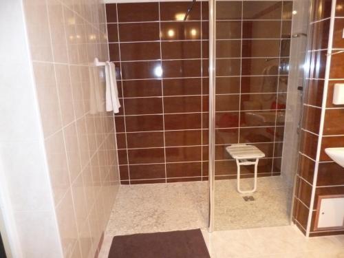 Foto de una habitación de Hotel Le Saint-Yves