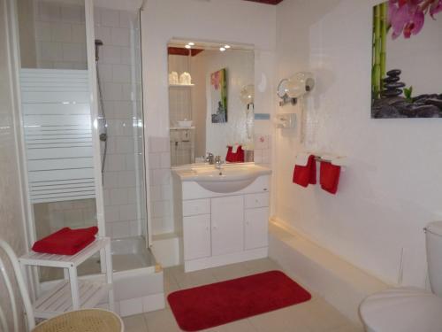 Foto de una habitación de Hotel Le Saint-Yves