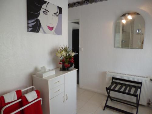 Foto de una habitación de Hotel Le Saint-Yves