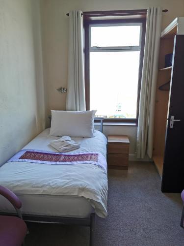 Room – Bed-and-Breakfast Westleigh