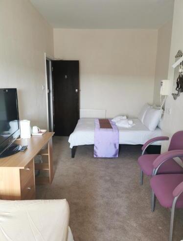 Room – Bed-and-Breakfast Westleigh
