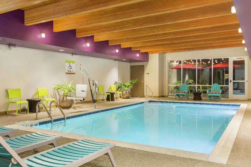 Foto de una habitación de Hotel Home2 Suites by Hilton Canton