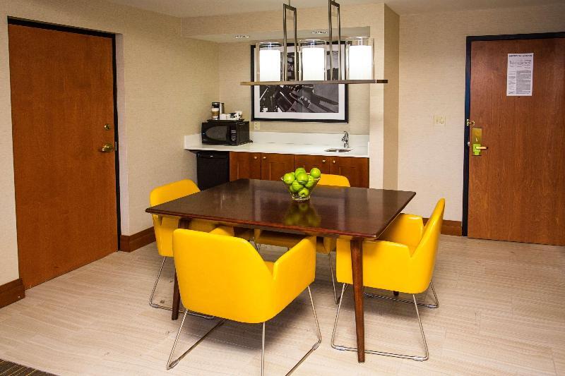 Photo – Hotel Radisson On John Deere Commons Moline