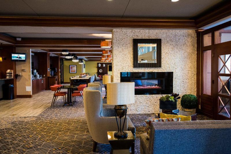 Photo – Hotel Radisson On John Deere Commons Moline
