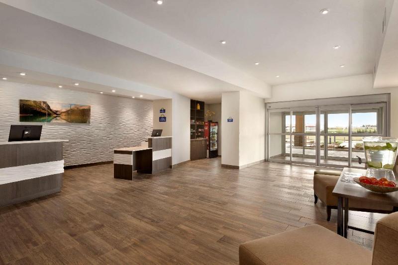 Foto general de Hotel Days Inn &amp;amp; Suites by Wyndham Airdrie