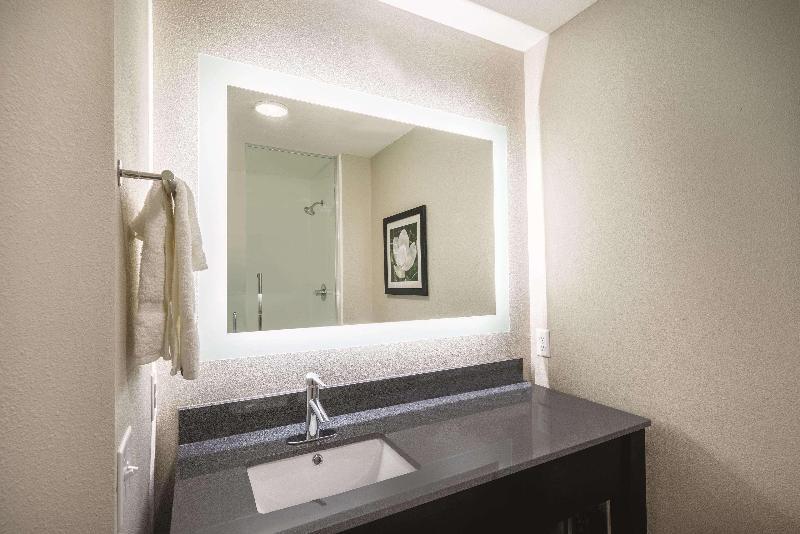 Foto de una habitación de Hotel La Quinta by Wyndham Memphis Downtown