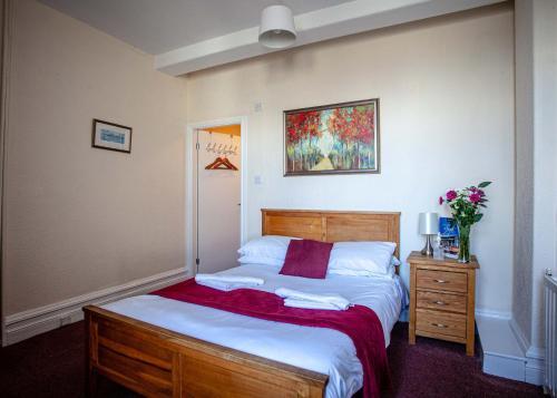 Room – The Royal Hotel