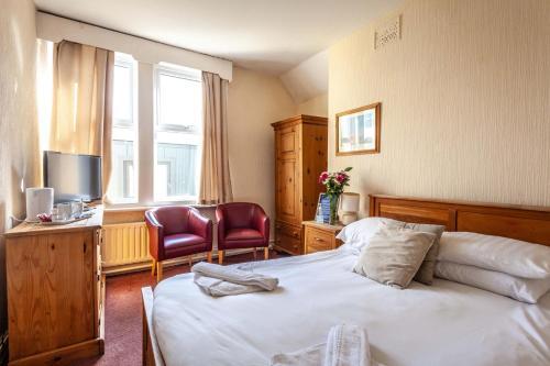 Room – The Royal Hotel