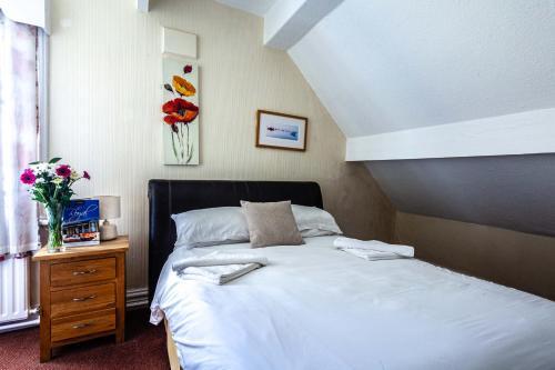 Room – The Royal Hotel
