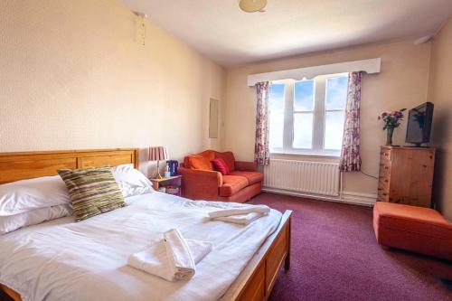 Room – The Royal Hotel