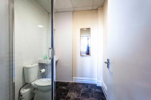 Room – The Royal Hotel
