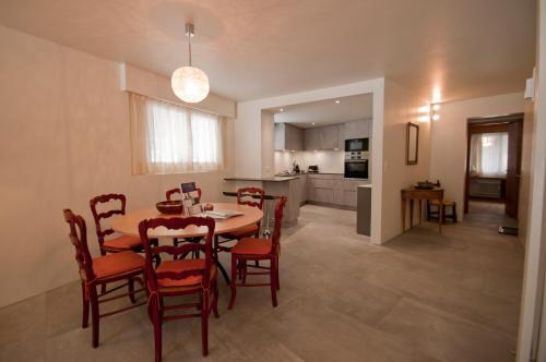 Foto de una habitación de La Villa Emeline - Apartment Emilie