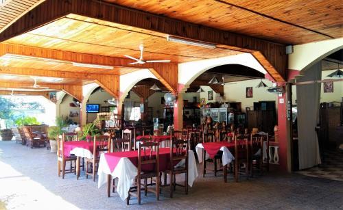 Foto general de Victory Hotel Restaurant &amp;amp; Piscine