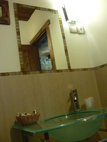 Room – Hostal De Montaña La Aldeya