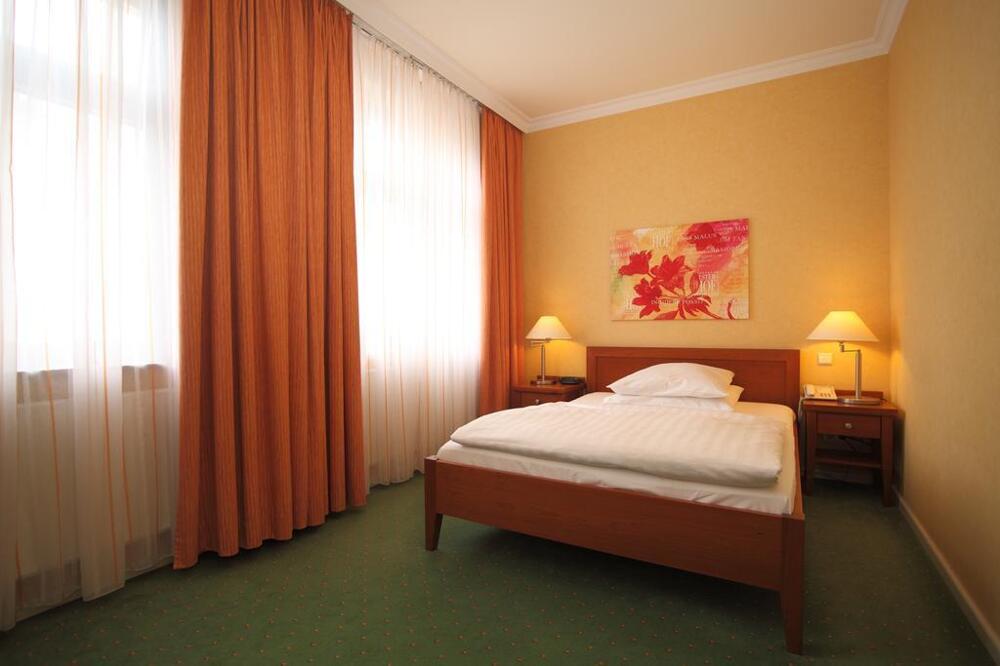Room – Hotel Alster-Hof