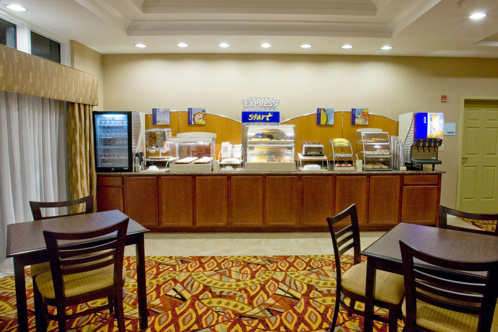 Photo – Holiday Inn Express Hotel &amp;amp; Suites Port St. Lucie West, an IHG Hotel