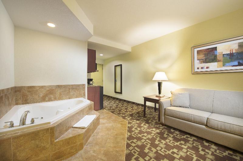 Room – Holiday Inn Express Hotel &amp;amp; Suites Port St. Lucie West, an IHG Hotel