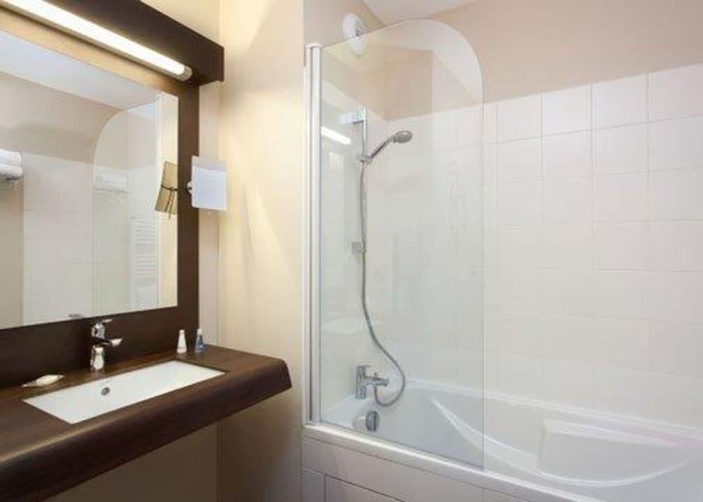 Foto de una habitación de Aparthotel Adagio Lyon Patio Confluence