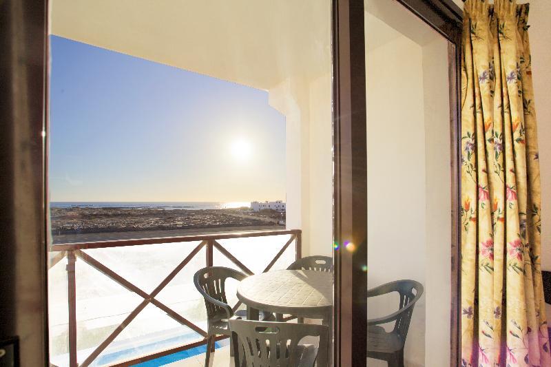 Foto de una habitación de Aparthotel Cotillo Ocean Sunset