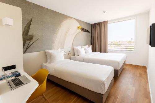 Foto de una habitación de B&amp;amp;B Hotel Basel