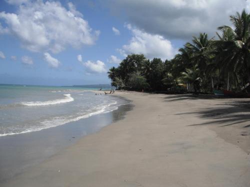 Foto general de Playa Paraiso en Magante