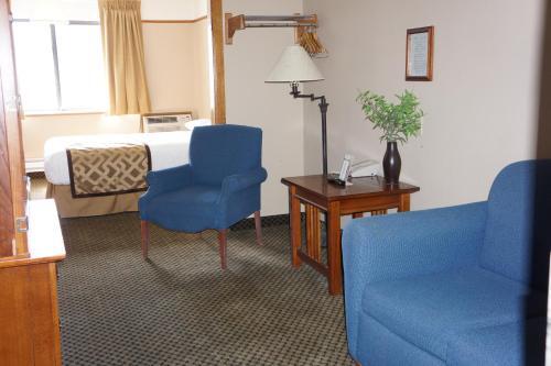 Foto de una habitación de Hotel Luxury Inn &amp;amp; Suites