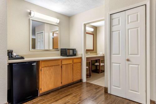 Foto general de Hotel Comfort Inn &amp;amp; Suites Cincinnati Eastgate
