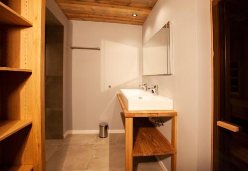 Foto de una habitación de Apartamentos Haus 4 Montafon by Pferd auf Wolke