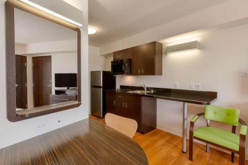 Foto de una habitación de Motel 6 Airdrie
