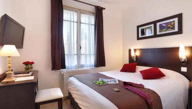 Foto de HOTEL LES MARRONNIERS