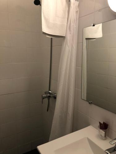 Foto de una habitación de HOTEL LE PESCADOU