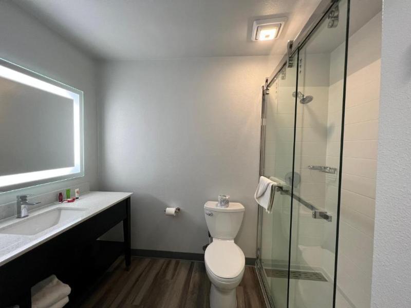 Foto de una habitación de SureStay Plus Hotel by Best Western Mammoth Lakes