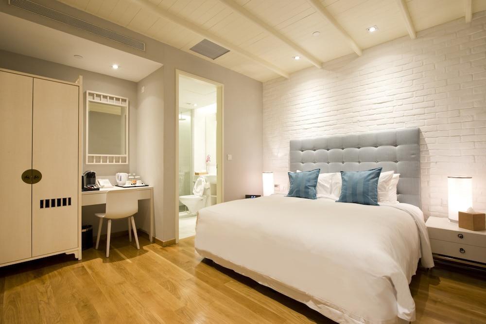 Room – Hotel NuVe Heritage (SG Clean, Staycation Approved)