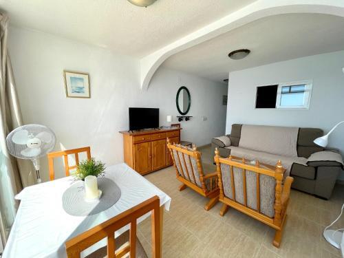 Foto de una habitación de Alquileres Vacacionales Las Damas - Aloturin Benidorm
