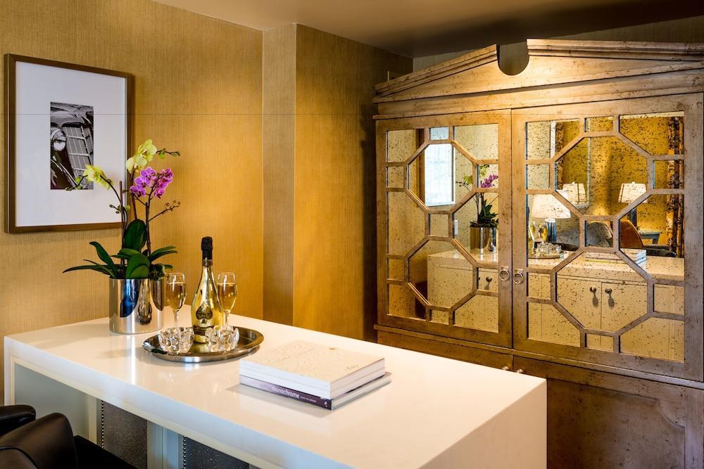 Foto de una habitación de The Commerce Casino &amp;amp; Hotel